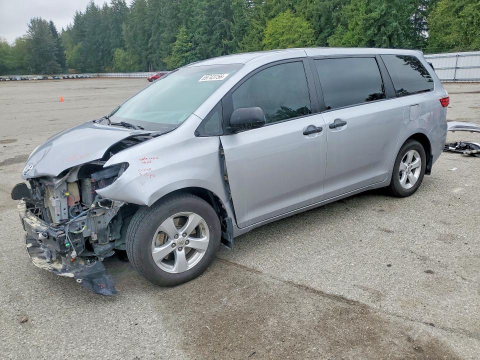 69743756 :رقم المزاد ، 5TDZZ3DC6HS884781 vin ، 2017 Toyota Sienna مزاد بيع