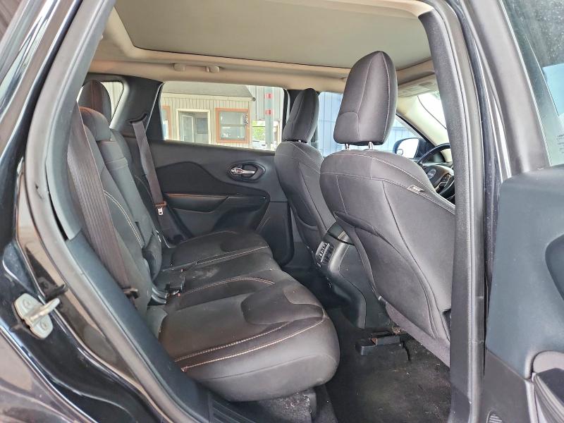 70438476 :رقم المزاد ، 1C4PJMCB1FW665544 vin ، 2015 Jeep Cherokee مزاد بيع