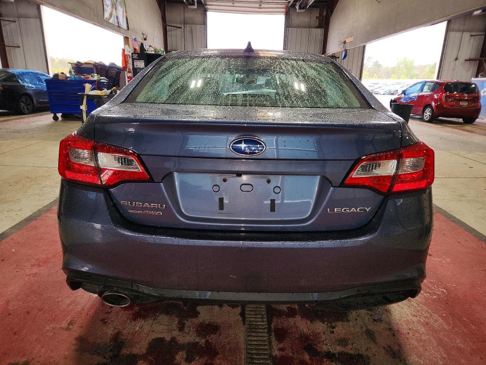 70500056 :رقم المزاد ، 4S3BNAF68J3006429 vin ، 2018 Subaru Legacy مزاد بيع