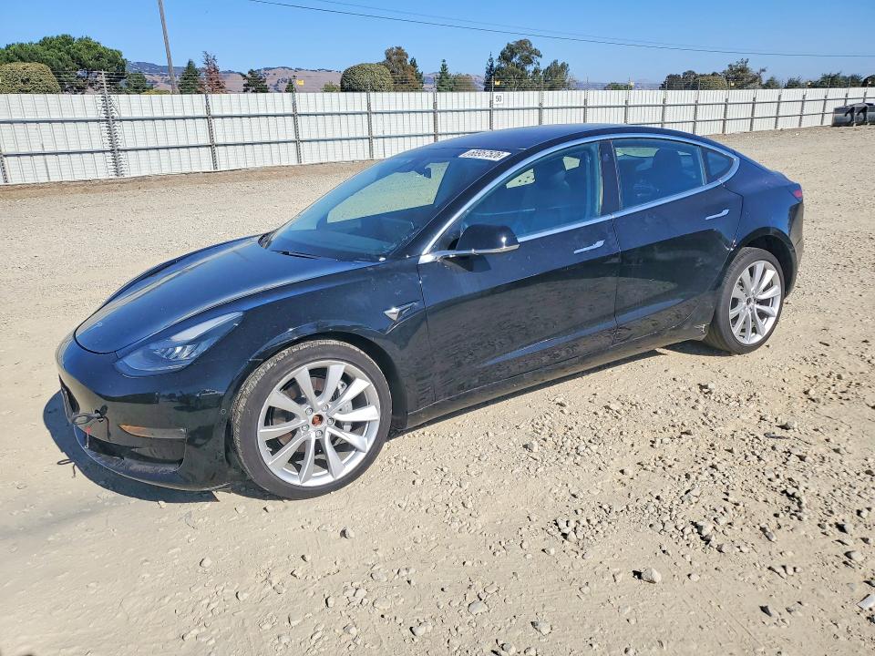 Продаж на аукціоні авто 2018 Tesla Model 3, vin: 5YJ3E1EB7JF086750, номер лоту: 68957526