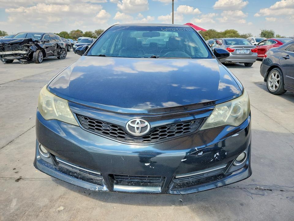 69393796 :رقم المزاد ، 4T1BF1FK7EU408349 vin ، 2014 Toyota Camry مزاد بيع