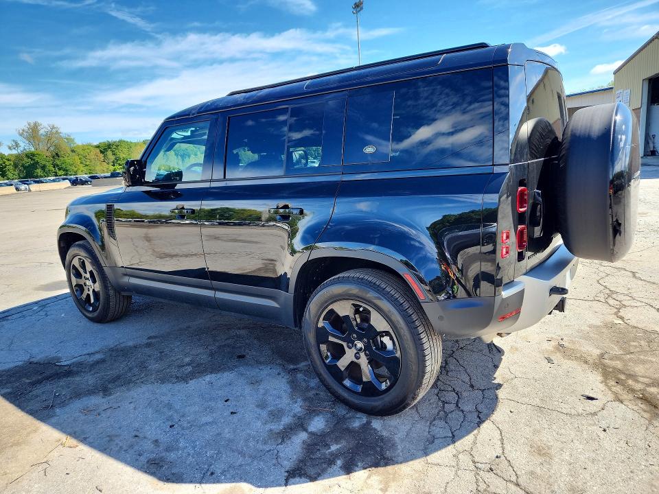 69414816 :رقم المزاد ، SALEJ7EX4R2281411 vin ، 2024 Land Rover Defender مزاد بيع