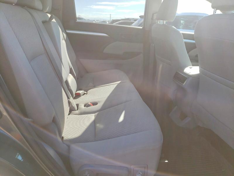67753686 :رقم المزاد ، 5TDZZRFH1JS258900 vin ، 2018 Toyota Highlander مزاد بيع
