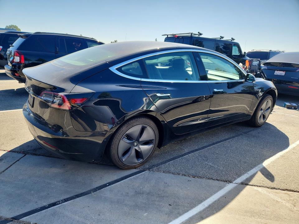 Продаж на аукціоні авто 2019 Tesla Model 3, vin: 5YJ3E1EA8KF415772, номер лоту: 70636516