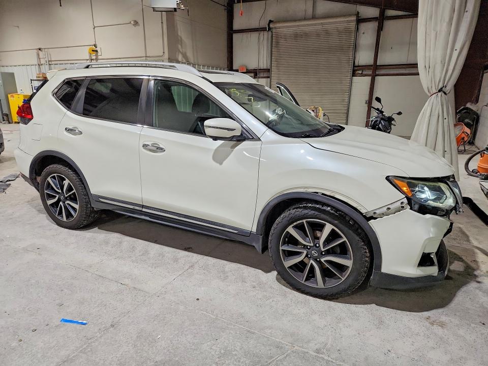 69549566 :رقم المزاد ، 5N1AT2MVXHC811677 vin ، 2017 Nissan Rogue مزاد بيع