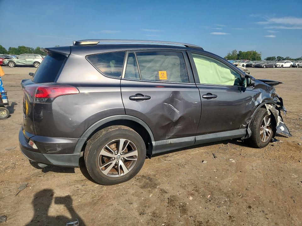 67394406 :رقم المزاد ، JTMRFREV2JJ196842 vin ، 2018 Toyota Rav4 مزاد بيع