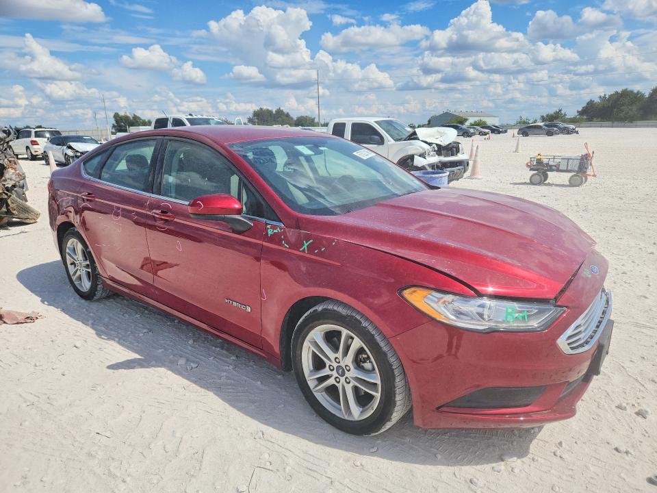 67622186 :رقم المزاد ، 3FA6P0LU8JR208719 vin ، 2018 Ford Fusion مزاد بيع