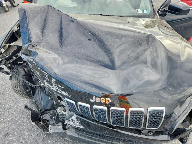 68374926 :رقم المزاد ، 1C4PJMLB6KD418218 vin ، 2019 Jeep Cherokee مزاد بيع