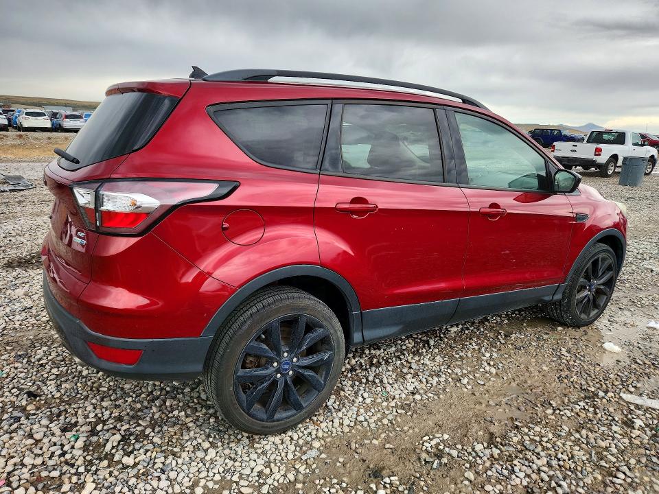 Продаж на аукціоні авто 2018 Ford Escape, vin: 1FMCU9GD9JUB61077, номер лоту: 70566266