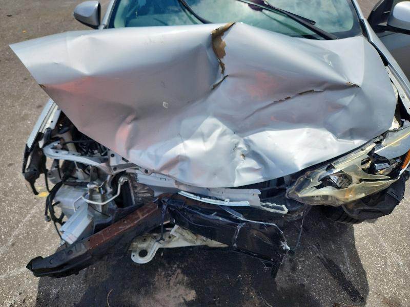 68334326 :رقم المزاد ، 2T1BURHE4FC381173 vin ، 2015 Toyota Corolla مزاد بيع