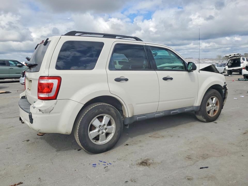 2010 Ford Escape მანქანა იყიდება აუქციონზე, vin: 1FMCU9DG9AKB07658, აუქციონის ნომერი: 70274246