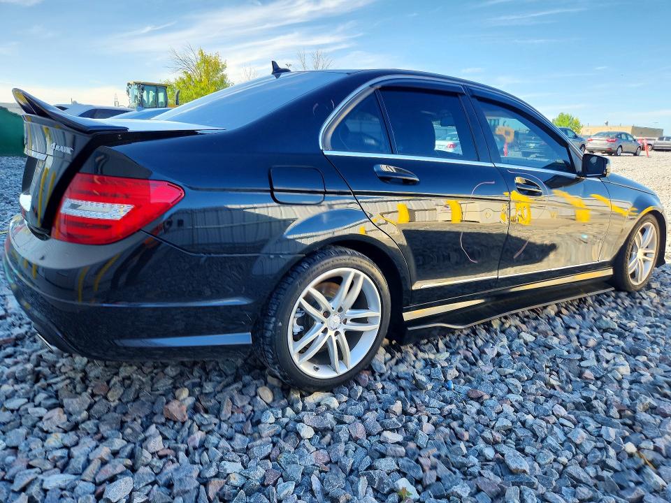 2012 Mercedes-benz C მანქანა იყიდება აუქციონზე, vin: WDDGF8BB1CR209036, აუქციონის ნომერი: 68042346