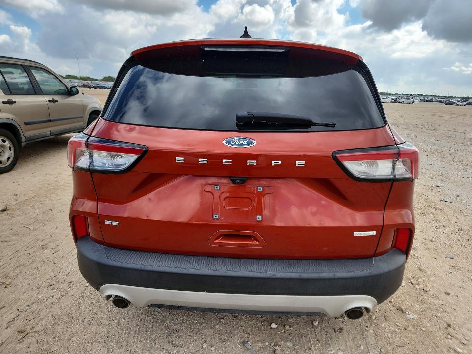 69568826 :رقم المزاد ، 1FMCU0G60LUB02063 vin ، 2020 Ford Escape مزاد بيع