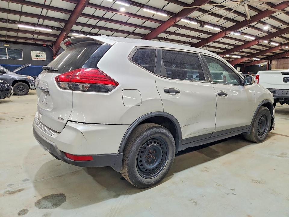2017 Nissan Rogue მანქანა იყიდება აუქციონზე, vin: JN8AT2MV1HW014533, აუქციონის ნომერი: 68881596