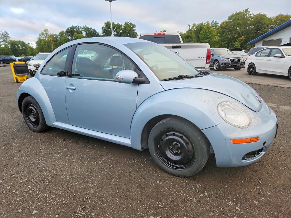 69946816 :رقم المزاد ، 3VWPW3AG6AM010666 vin ، 2010 Volkswagen New Beetle مزاد بيع