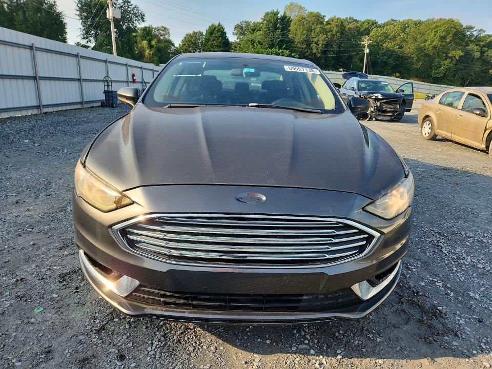 69067136 :رقم المزاد ، 3FA6P0H76JR131254 vin ، 2018 Ford Fusion مزاد بيع