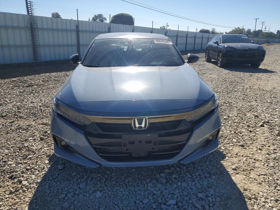 68649406 :رقم المزاد ، 1HGCV1F40NA105770 vin ، 2022 Honda Accord مزاد بيع