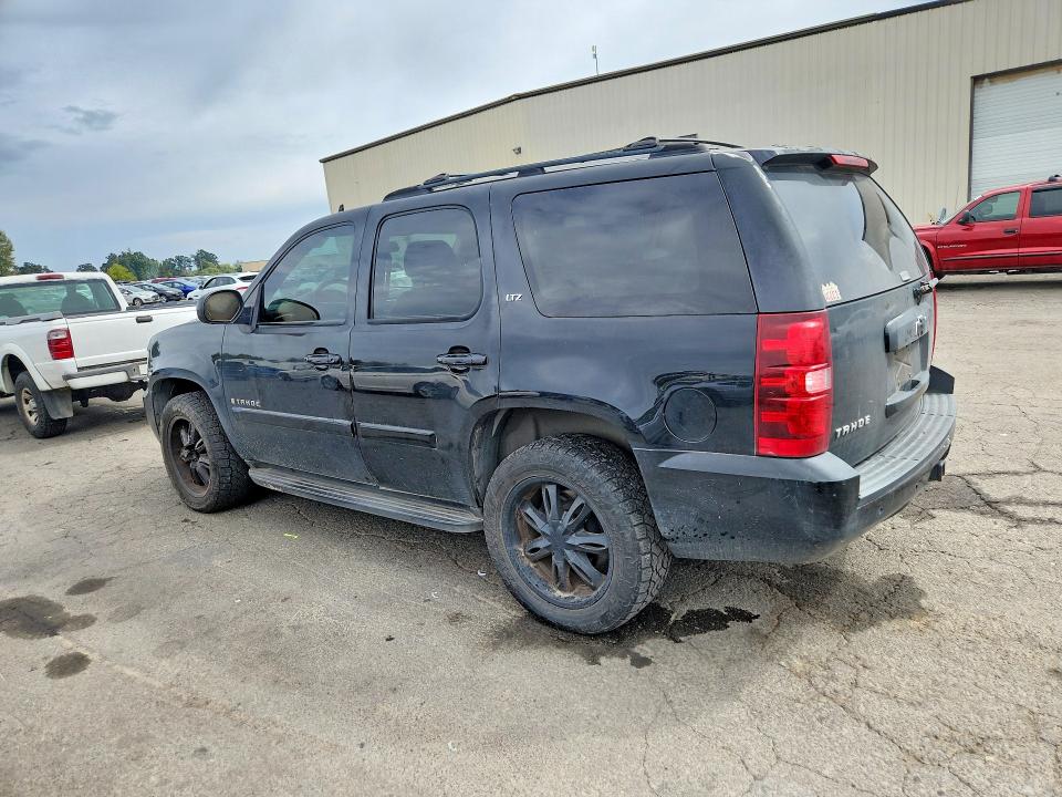 69233176 :رقم المزاد ، 1GNFK13017J151561         vin ، 2007 Chevrolet Tahoe مزاد بيع
