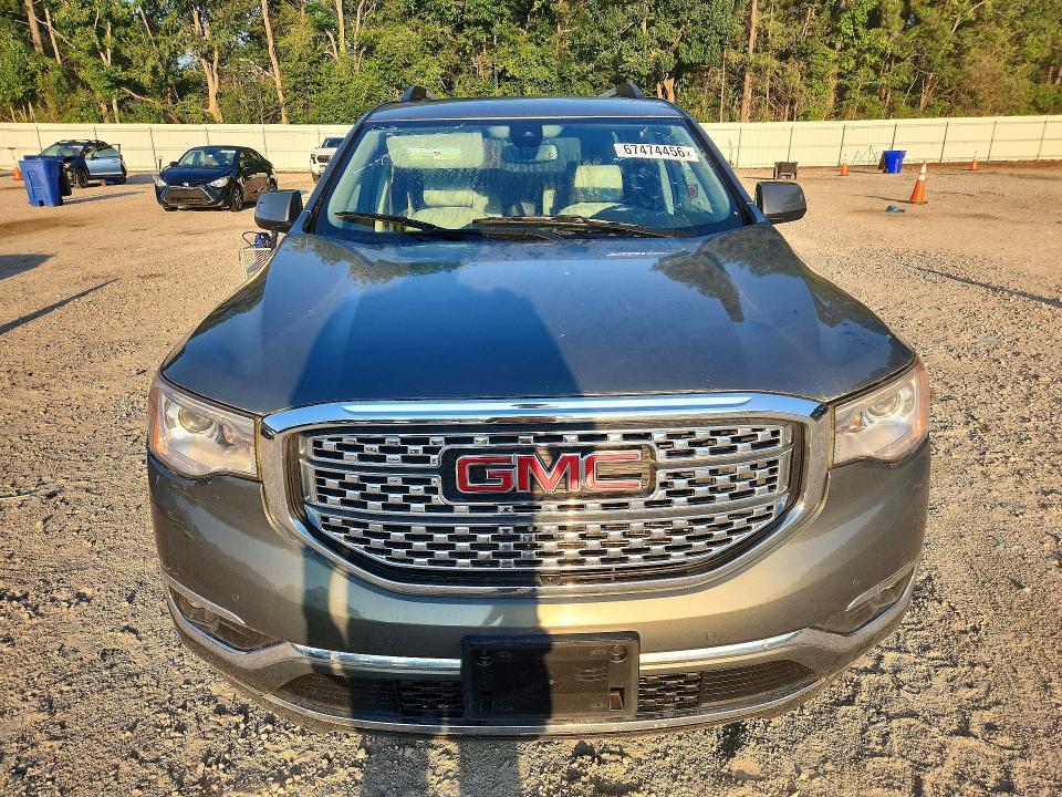 67474456 :رقم المزاد ، 1GKKNPLS3JZ180625 vin ، 2018 Gmc Acadia مزاد بيع