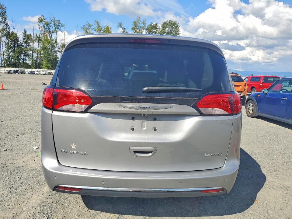 67654426 :رقم المزاد ، 2C4RC1GG1HR588788 vin ، 2017 Chrysler Pacifica مزاد بيع