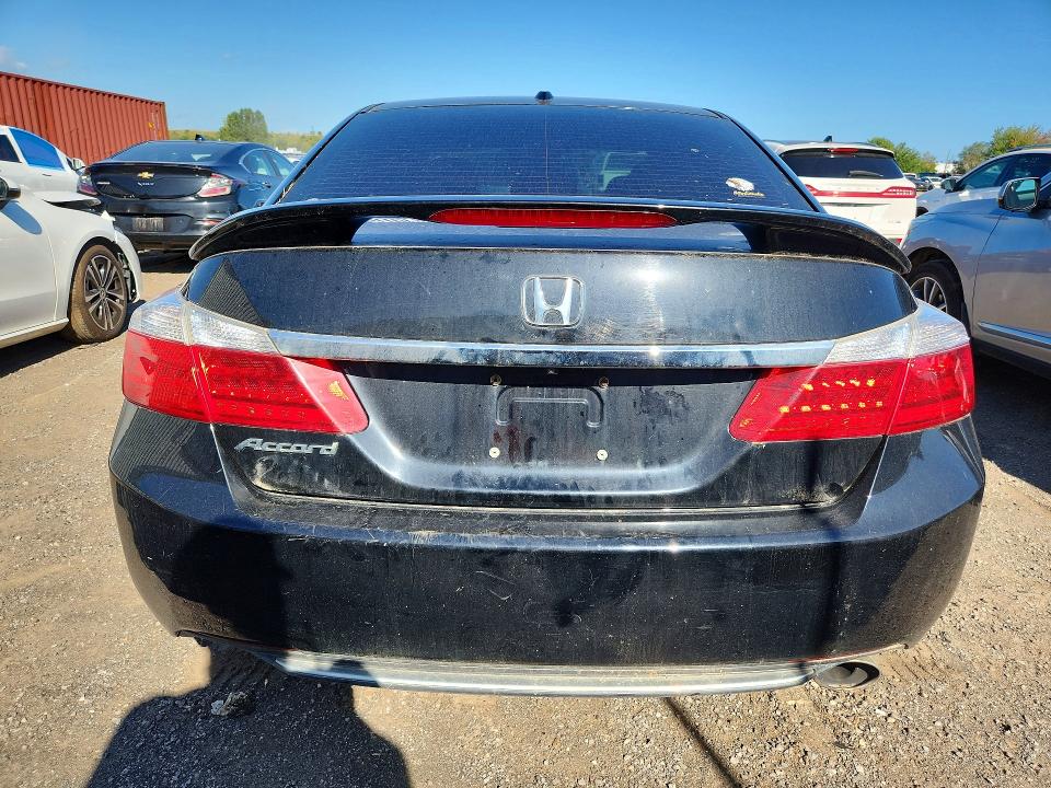 Продажа на аукционе авто 2015 Honda Accord, vin: 1HGCR2F81FA811046, номер лота: 67621996