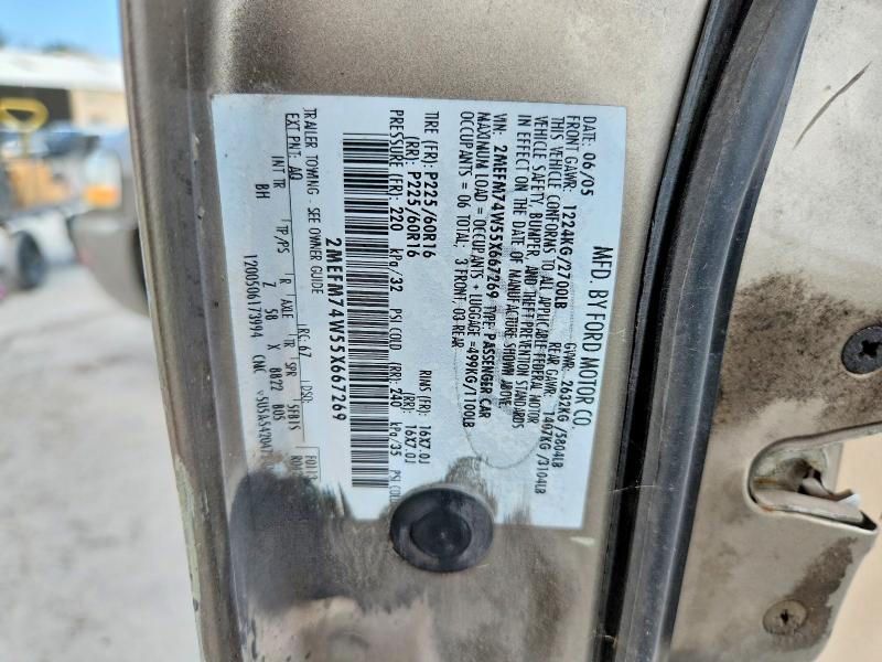 71006226 :رقم المزاد ، 2MEFM74W55X667269 vin ، 2005 Mercury Grand Marquis مزاد بيع