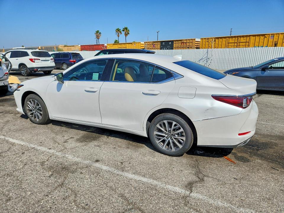 68854276 :رقم المزاد ، 58ACZ1B12SU214566 vin ، 2025 Lexus Es 350 مزاد بيع