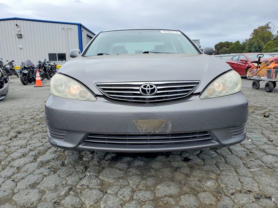 2006 Toyota Camry მანქანა იყიდება აუქციონზე, vin: 4T1BE30K36U676341, აუქციონის ნომერი: 67504116
