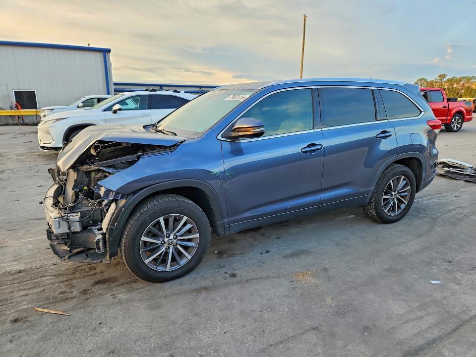 70631156 :رقم المزاد ، 5TDKZRFH7KS366067 vin ، 2019 Toyota Highlander مزاد بيع