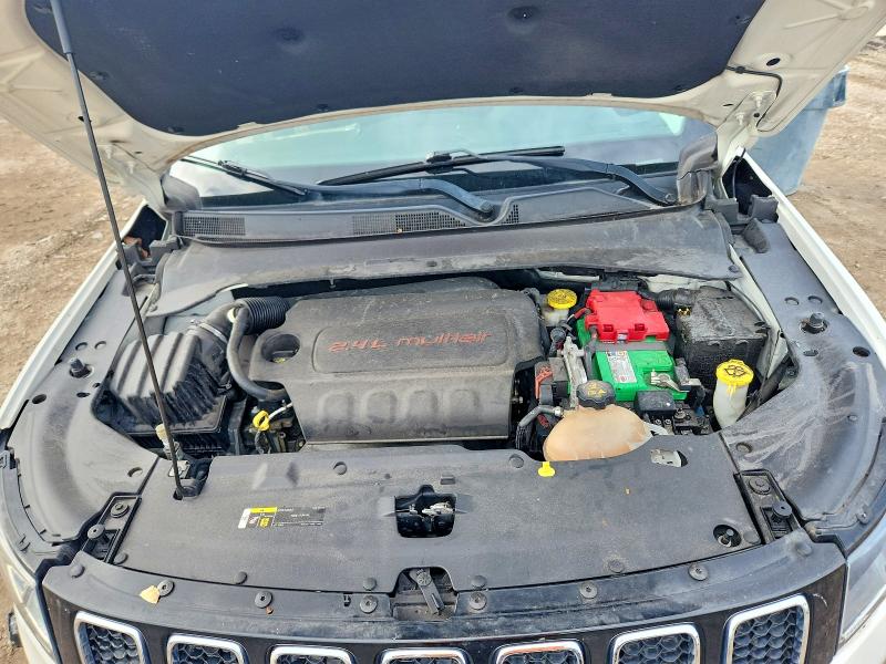 69924026 :رقم المزاد ، 3C4NJCBB6KT809477 vin ، 2019 Jeep Compass مزاد بيع