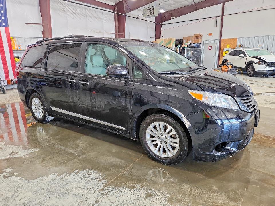2017 Toyota Sienna მანქანა იყიდება აუქციონზე, vin: 5TDYZ3DC7HS817246, აუქციონის ნომერი: 68683146