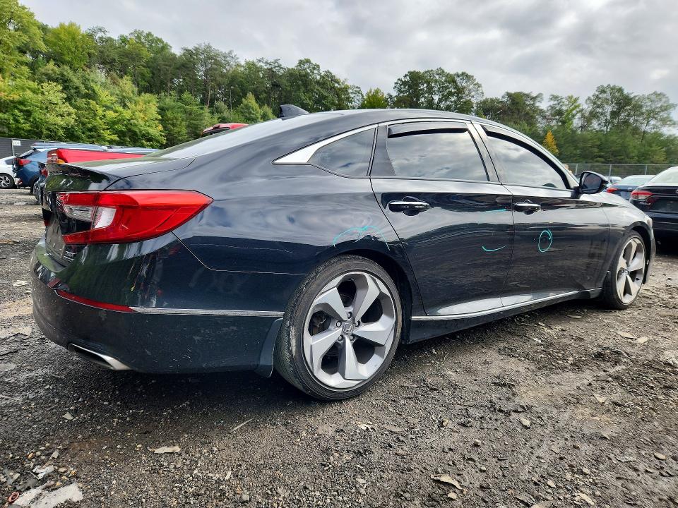 Продажа на аукционе авто 2018 Honda Accord, vin: 1HGCV2F95JA042130, номер лота: 69991506