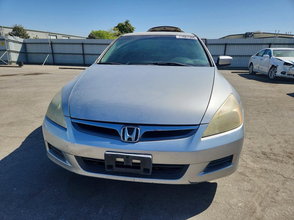 Продажа на аукционе авто 2007 Honda Accord, vin: JHMCM56307C005576, номер лота: 71087306