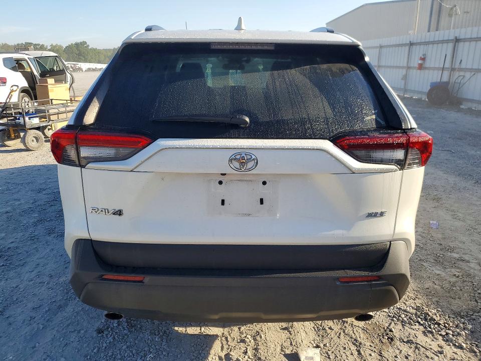 2021 Toyota Rav4 მანქანა იყიდება აუქციონზე, vin: 2T3C1RFVXMW130550, აუქციონის ნომერი: 71015046