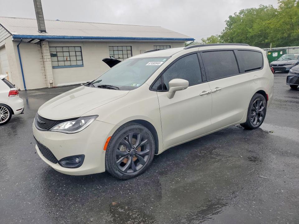 2019 Chrysler Pacifica მანქანა იყიდება აუქციონზე, vin: 2C4RC1BG4KR657360, აუქციონის ნომერი: 67490846