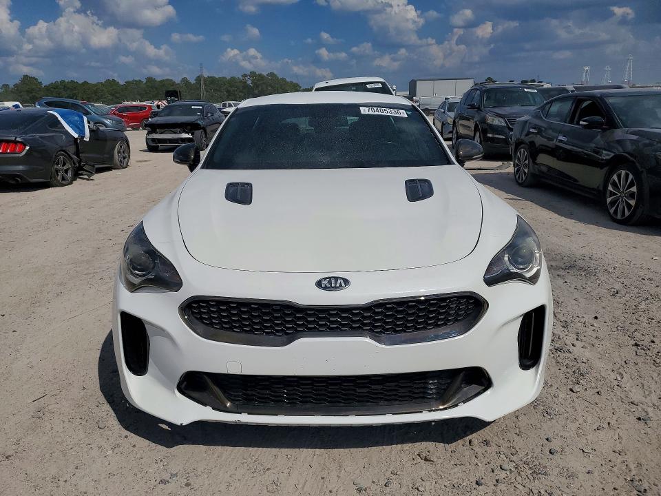 2020 Kia Stinger მანქანა იყიდება აუქციონზე, vin: KNAE15LA4L6073679, აუქციონის ნომერი: 70405336