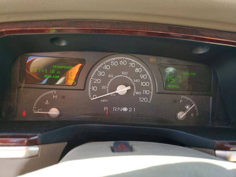 69194926 :رقم المزاد ، 1LNHM82W45Y664491 vin ، 2005 Lincoln Town Car مزاد بيع