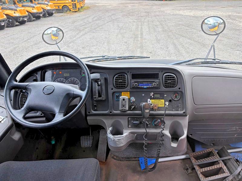 Продаж на аукціоні авто 2015 Freightliner Chassis, vin: 4UZABRDU7FCFW9496, номер лоту: 68632356