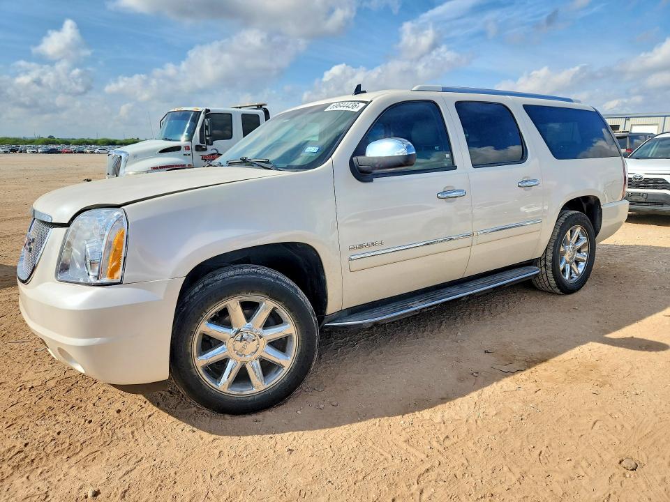 Auction sale of the 2014 Gmc Yukon Xl, vin: 1GKS2MEF0ER136546, lot number: 69644436
