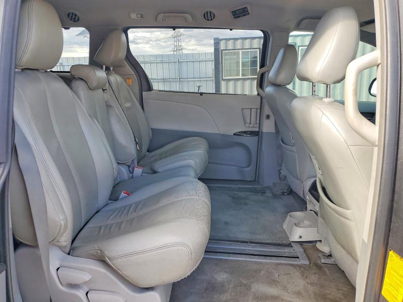 2013 Toyota Sienna მანქანა იყიდება აუქციონზე, vin: 5TDKK3DC8DS288989, აუქციონის ნომერი: 69676746
