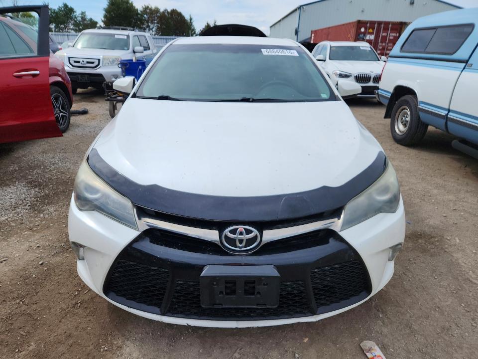 68640616 :رقم المزاد ، 4T1BF1FK3FU040219 vin ، 2015 Toyota Camry مزاد بيع