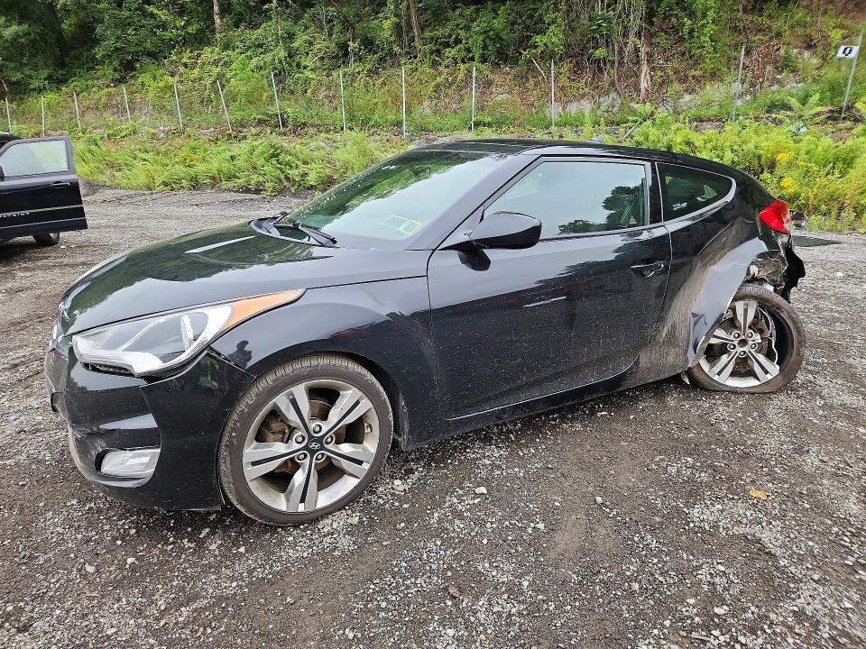 Auction sale of the 2017 Hyundai Veloster, vin: KMHTC6AD8HU324354, lot number: 67421976