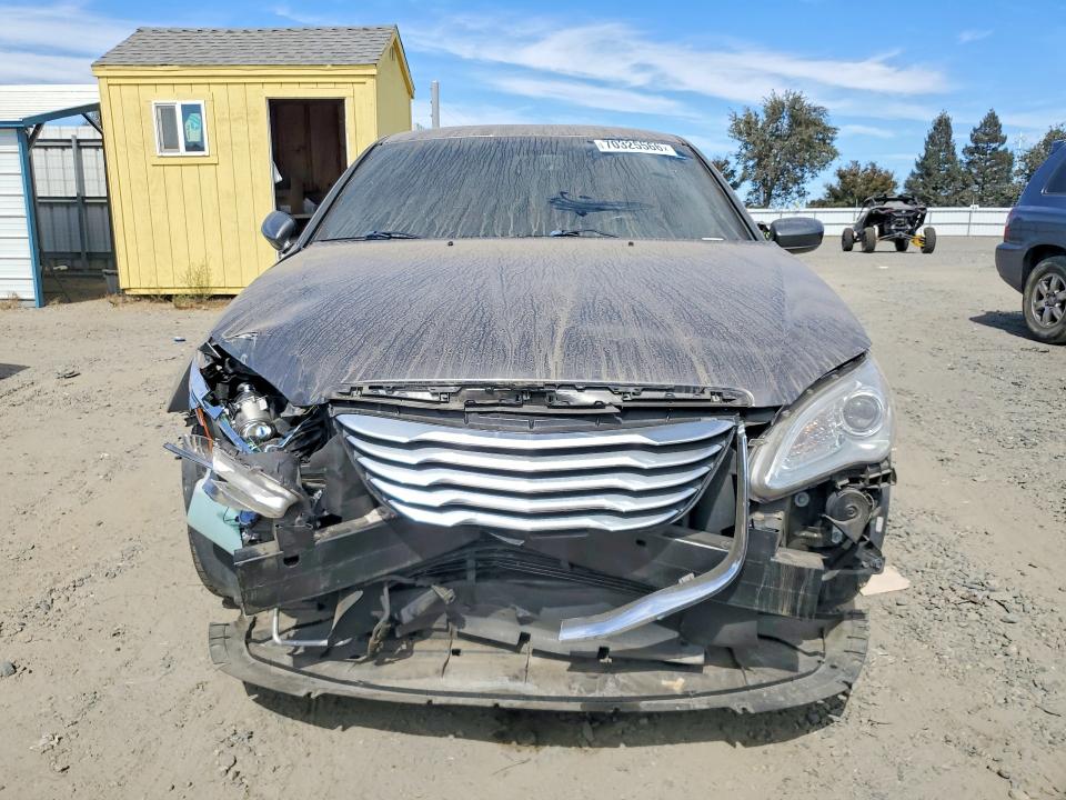 70325566 :رقم المزاد ، 1C3CCBBG2CN277268 vin ، 2012 Chrysler 200 مزاد بيع