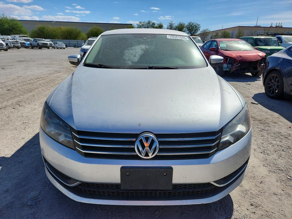 70541346 :رقم المزاد ، 1VWAT7A31FC034739 vin ، 2015 Volkswagen Passat مزاد بيع