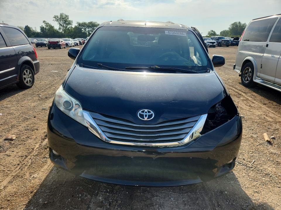67353286 :رقم المزاد ، 5TDYK3DC9BS154273 vin ، 2011 Toyota Sienna مزاد بيع