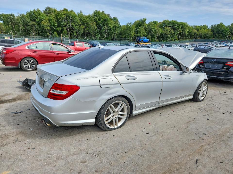 Продажа на аукционе авто 2012 Mercedes-benz C, vin: WDDGF8BB0CR194514, номер лота: 69031606