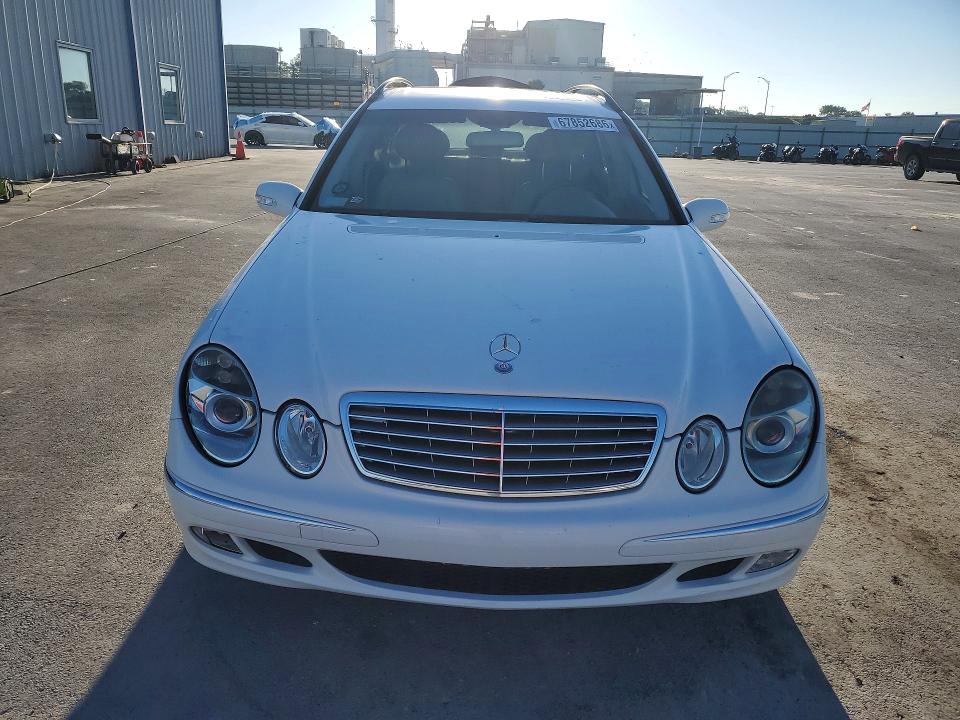 67852686 :رقم المزاد ، WDBUH82J24X162044 vin ، 2004 Mercedes-benz E مزاد بيع