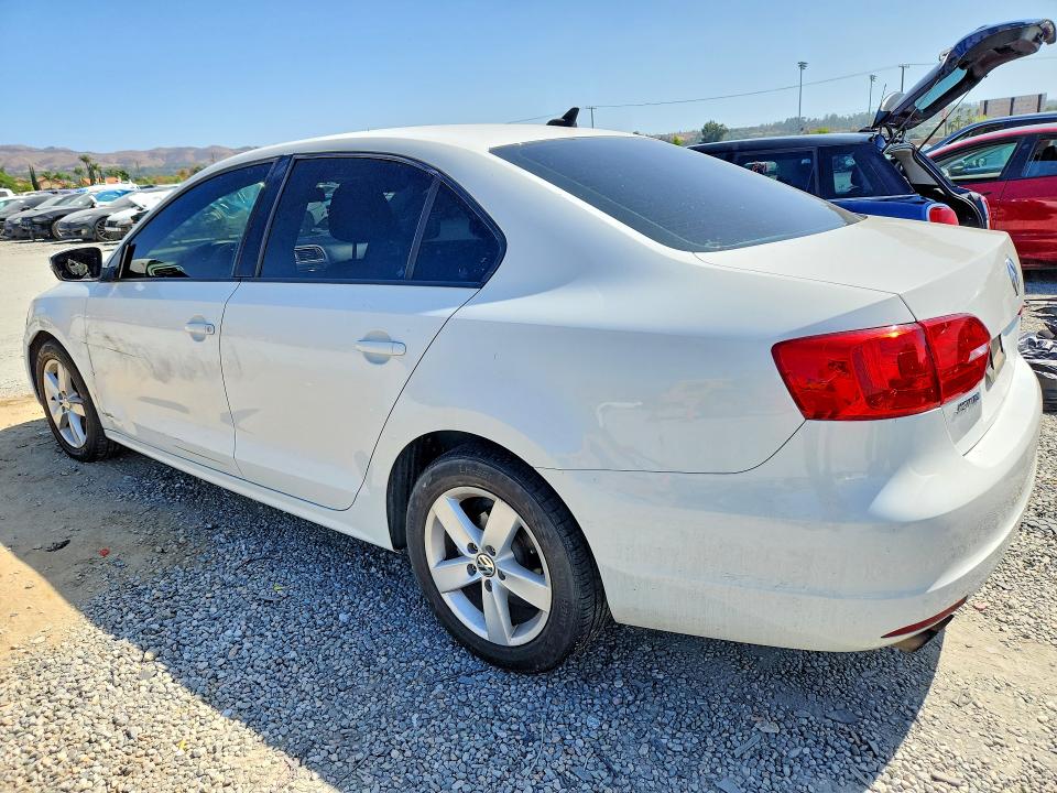 68709716 :رقم المزاد ، 3VWD17AJ4EM407626 vin ، 2014 Volkswagen Jetta مزاد بيع