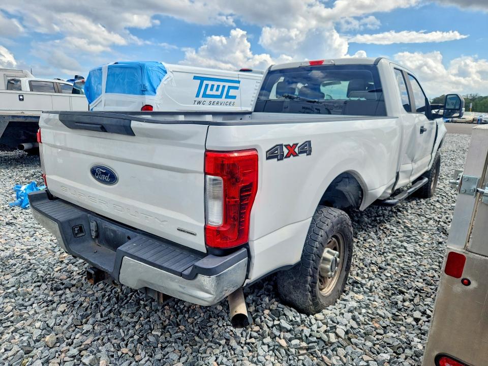 70110956 :رقم المزاد ، 1FT7X2B68HED29972 vin ، 2017 Ford F250 مزاد بيع