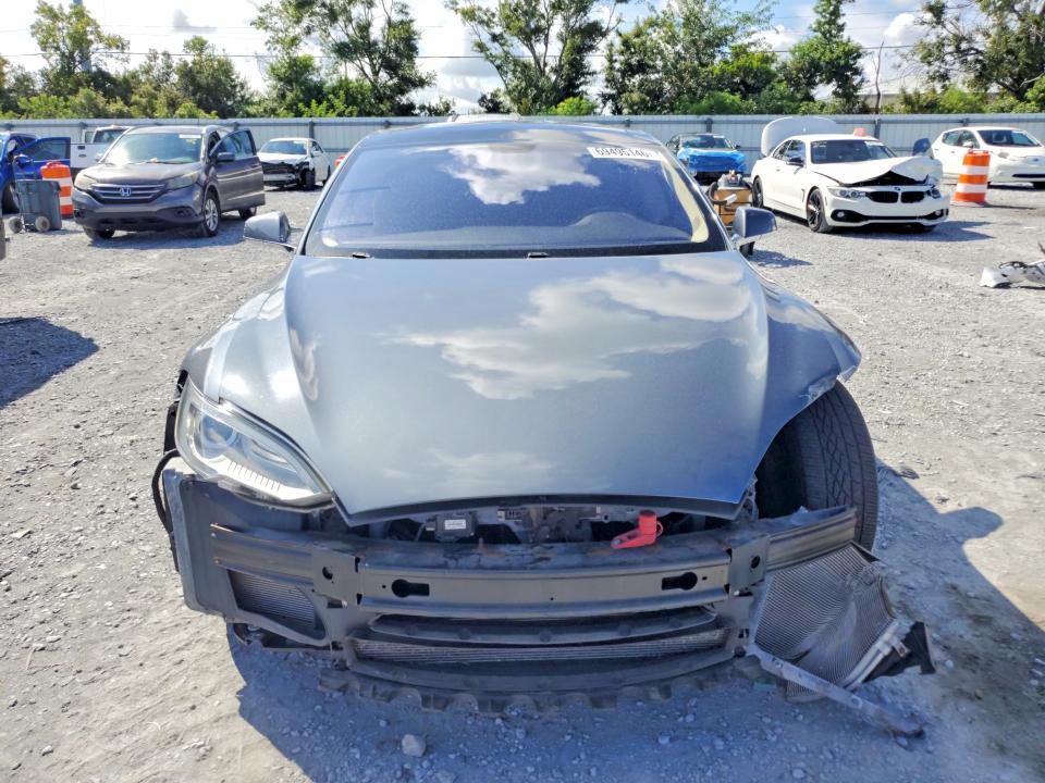 69495146 :رقم المزاد ، 5YJSA1H17EFP43398 vin ، 2014 Tesla Model S مزاد بيع